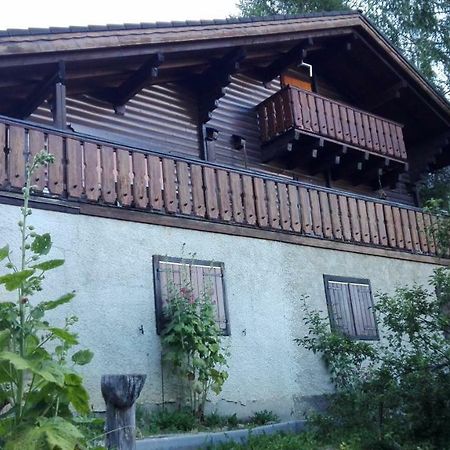 Bel appartement au rez de chaussée d'un chalet Jarrier Exterior foto