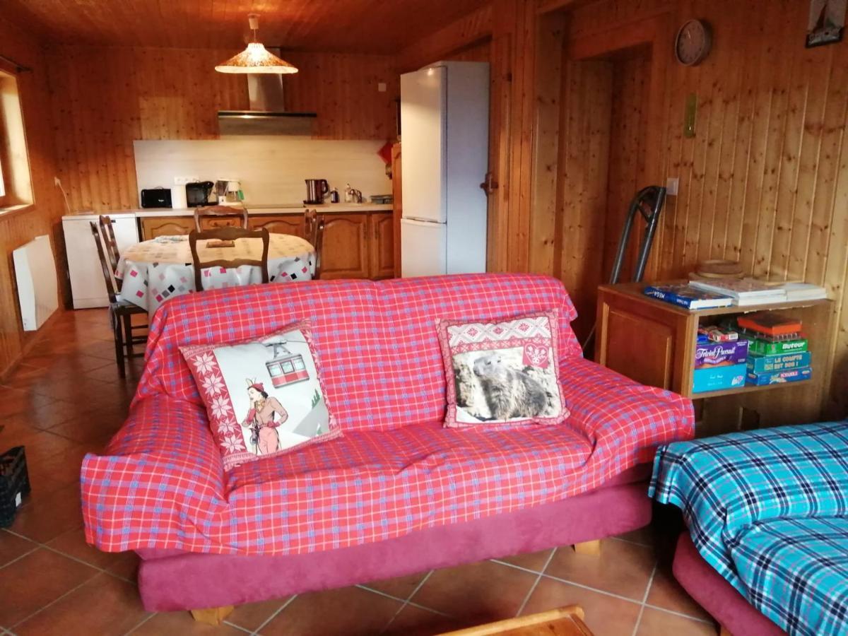 Bel appartement au rez de chaussée d'un chalet Jarrier Exterior foto
