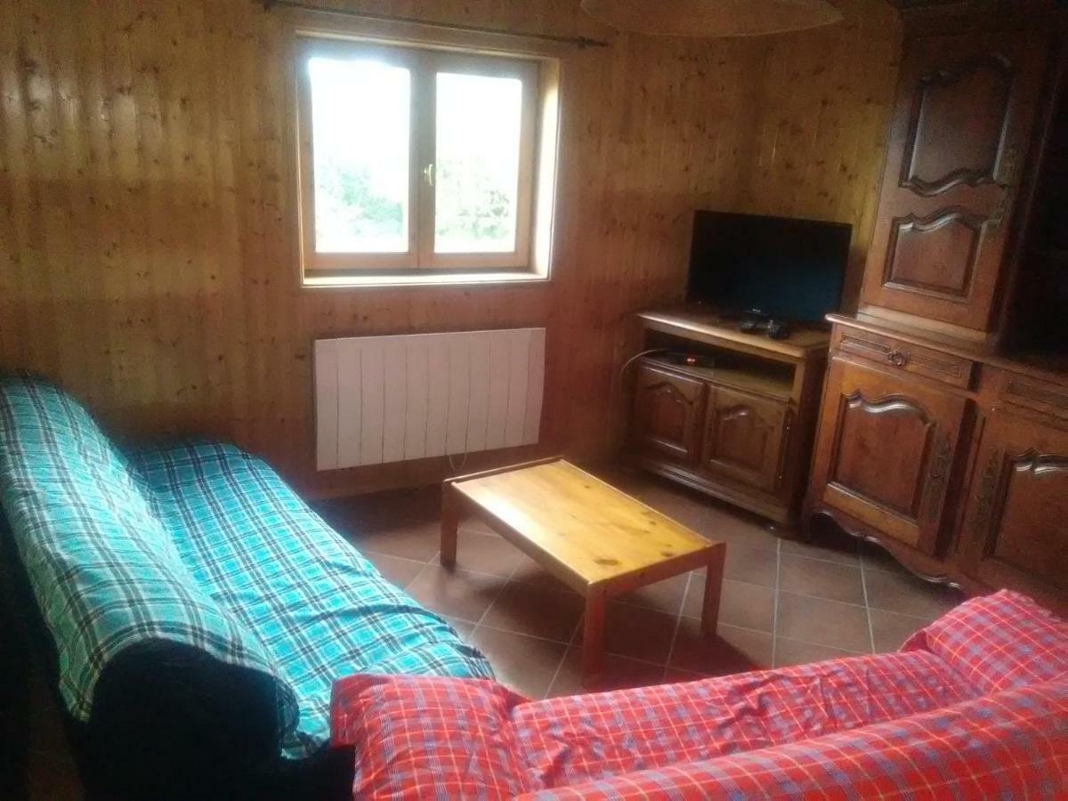Bel appartement au rez de chaussée d'un chalet Jarrier Exterior foto